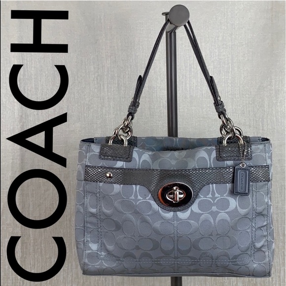 Coach Handbags - 👑 COACH SHOULDER BAG 💯AUTHENTIC